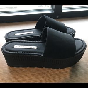 Zara Trafuluc size 10 platform sandals
